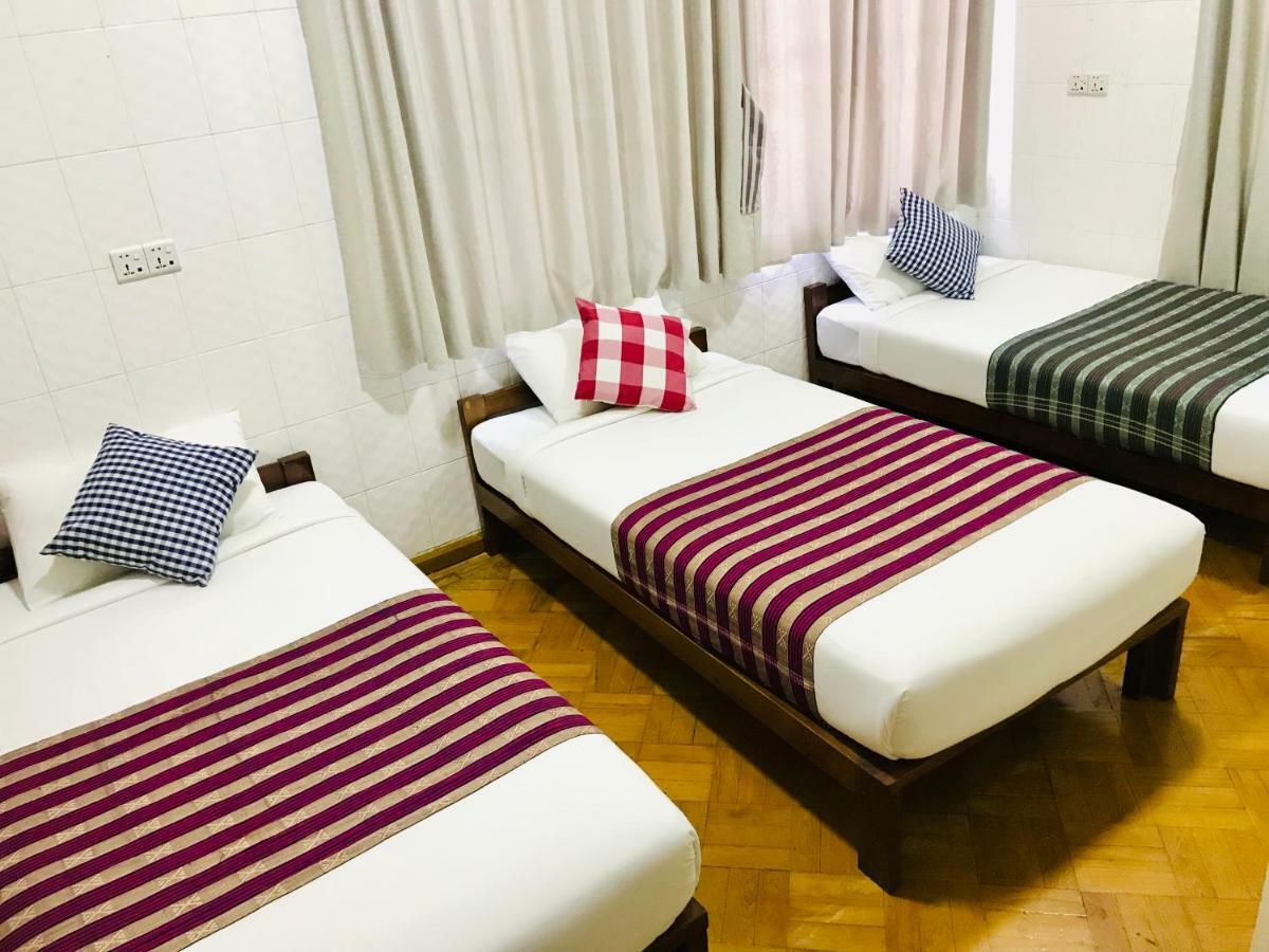 Celia Hostel Mandalay Exteriér fotografie